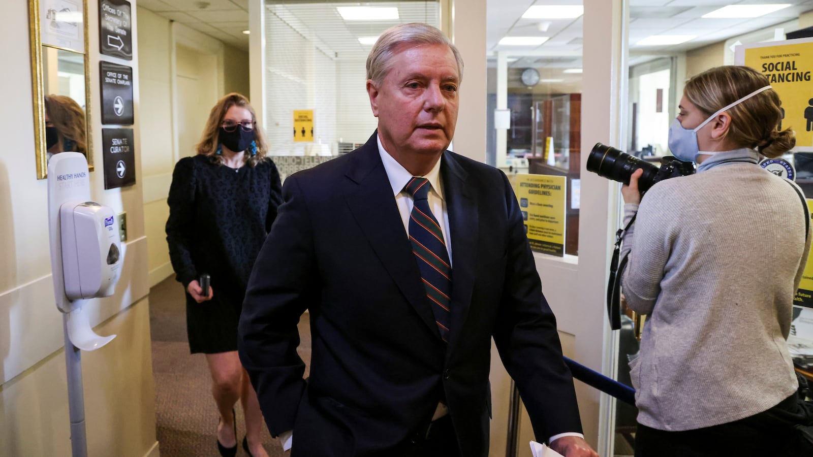 2021-01-07T203814Z_301992640_RC283L9DNJ8A_RTRMADP_3_USA-ELECTION_biqe8j