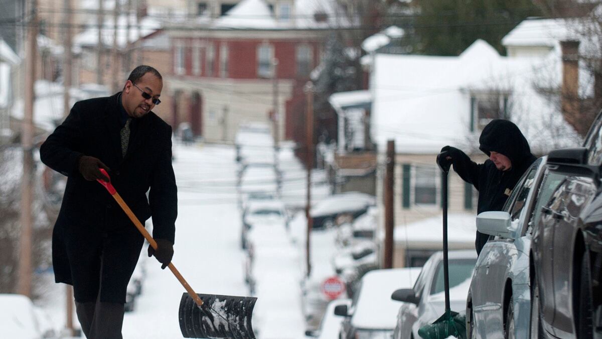 cheats/2012/12/27/winter-storms-kill-six/winter-weather-deaths-cheat_tk7myv