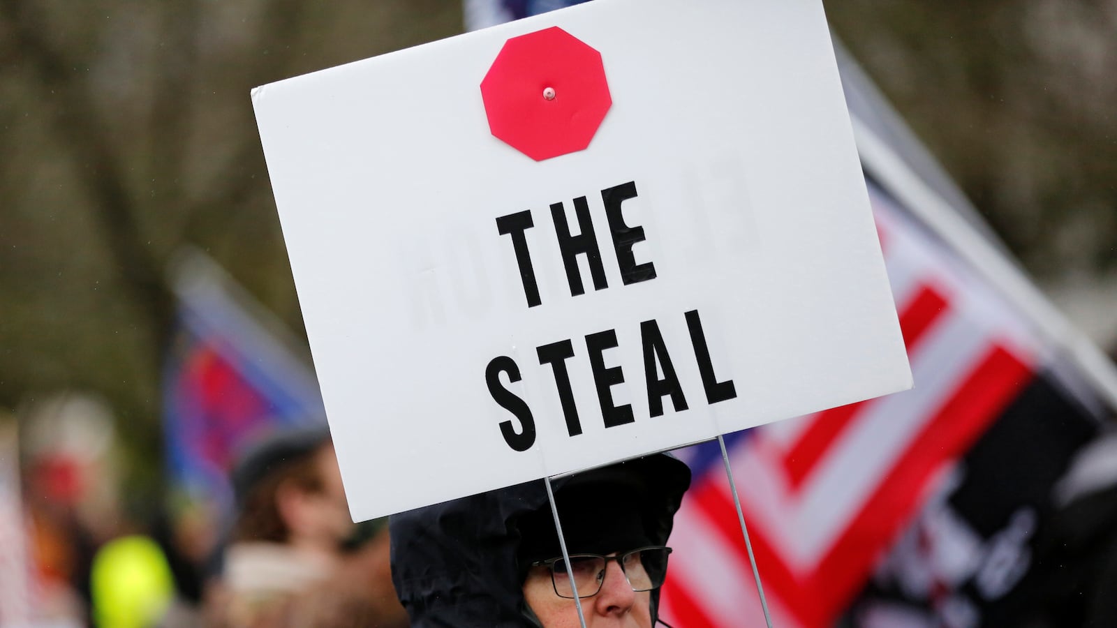 2021-01-06T210010Z_1427455328_RC2L2L9TY4RF_RTRMADP_3_USA-ELECTION-PROTESTS_zurn1a