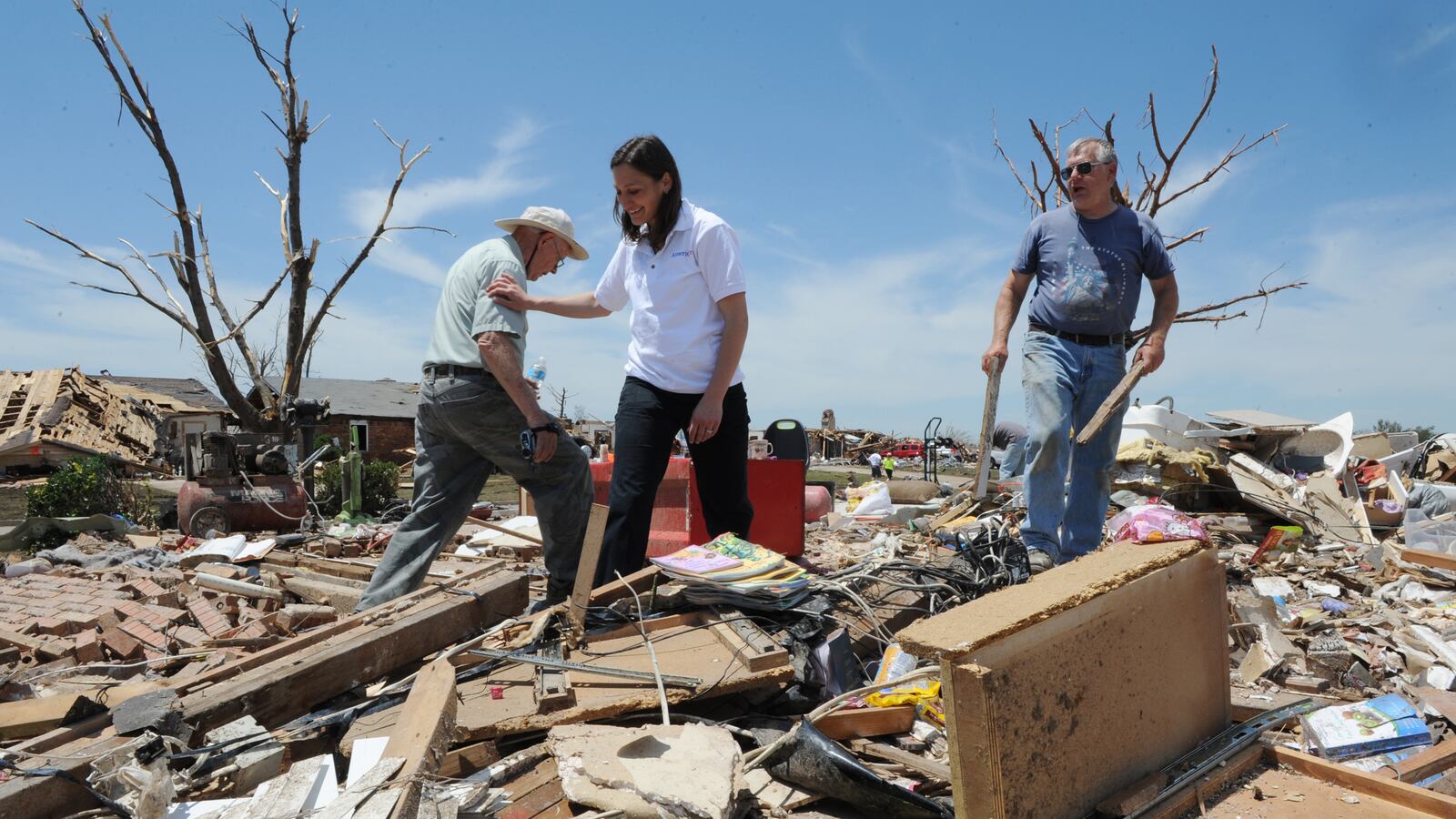 articles/2013/05/25/how-first-responders-respond/130524-americares-first-responders-tease_f6gr2y