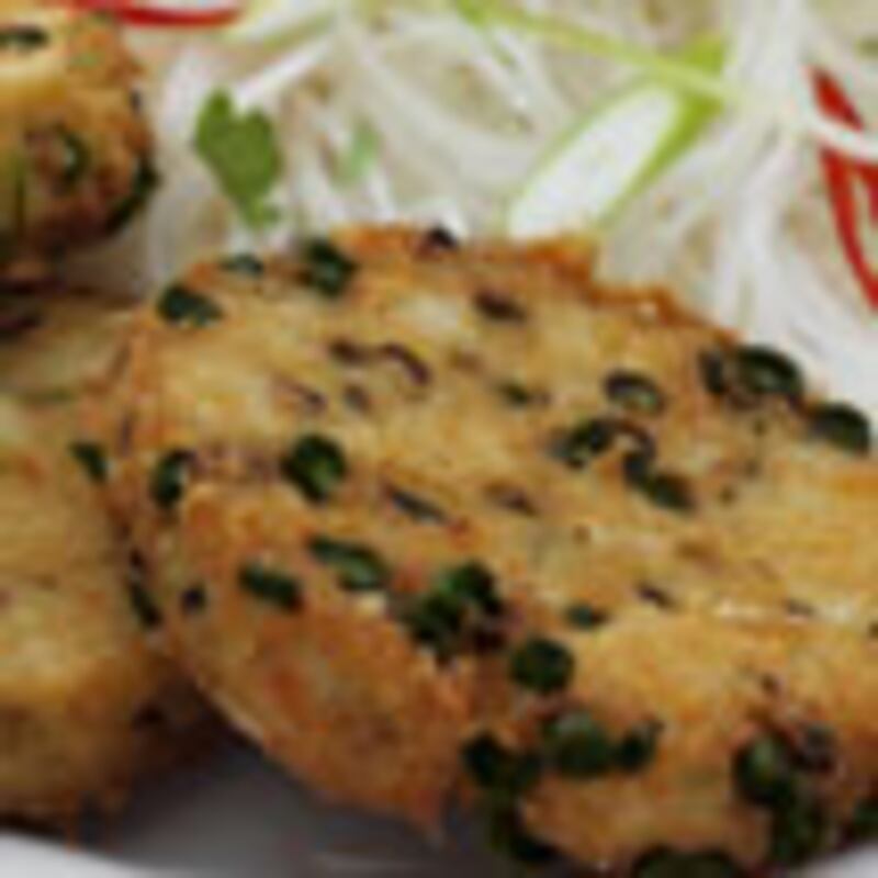 articles/2010/03/02/what-to-eat-the-academy-awards/what-to-eat---crcakes_vtt7my