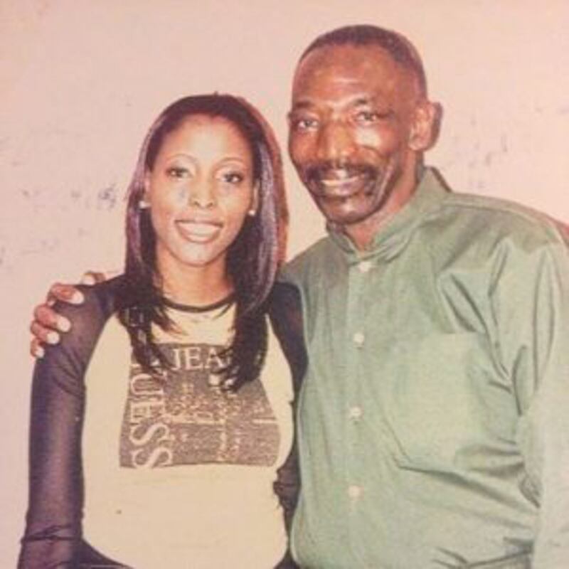 190531-stein-trump-black-embed-3_qdw3on