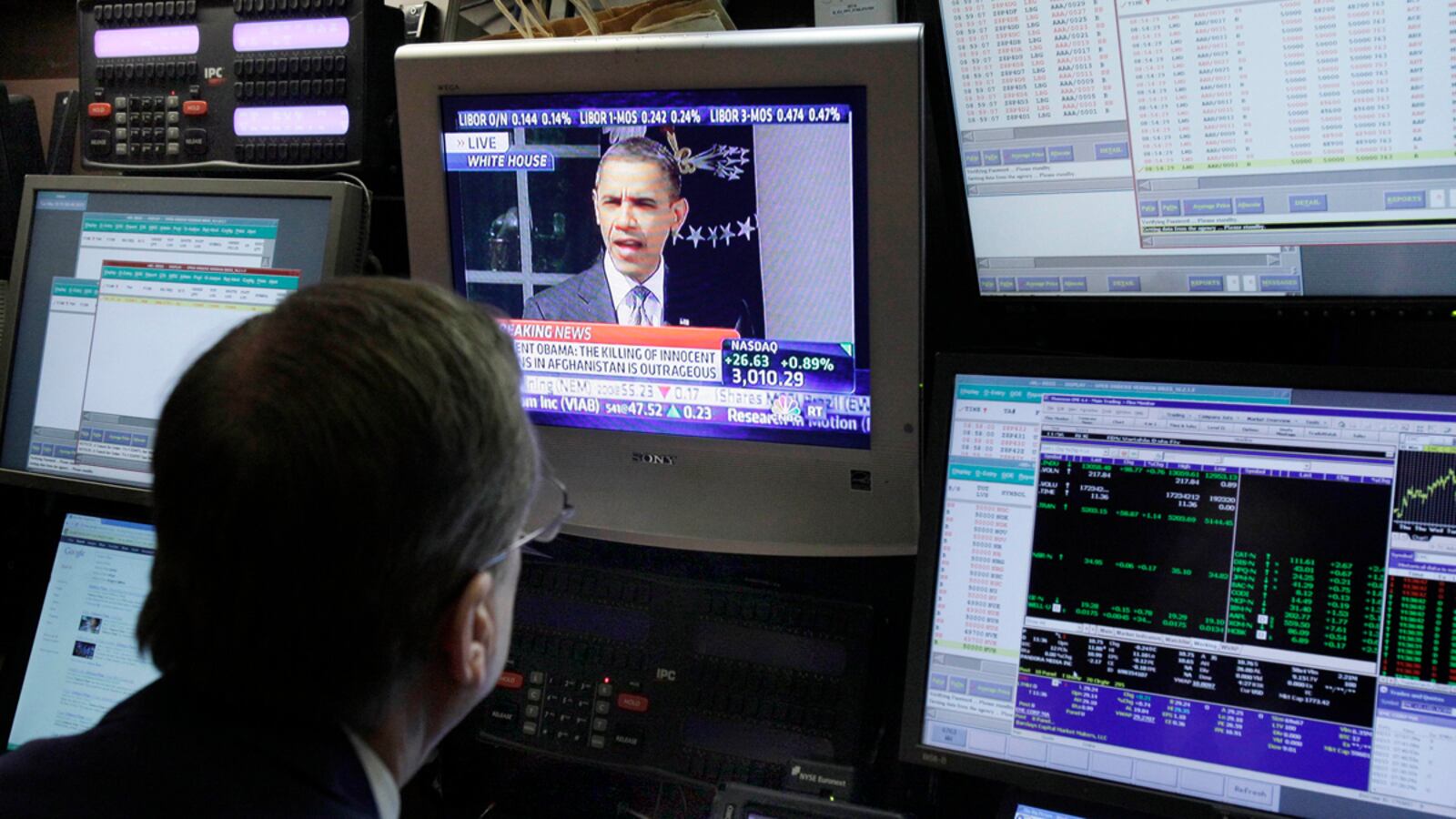 articles/2012/10/09/wall-street-showers-romney-campaign-with-donations-abandons-obama/obama-wall-street-kerr-dineen_obdopu