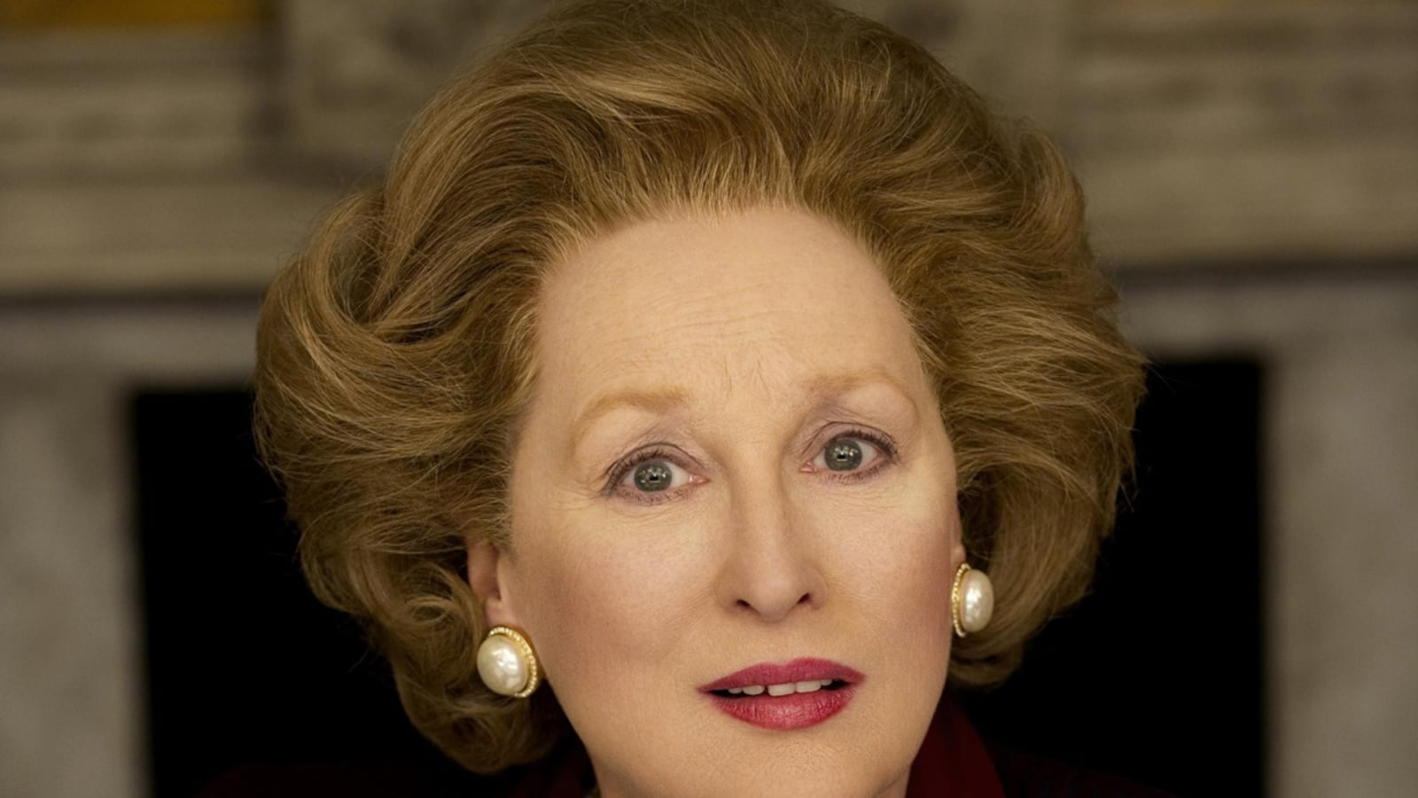cheats/2011/07/07/the-iron-lady-trailer-released/iron-lady-movie-streep-thatcher-cheat_pny4sl