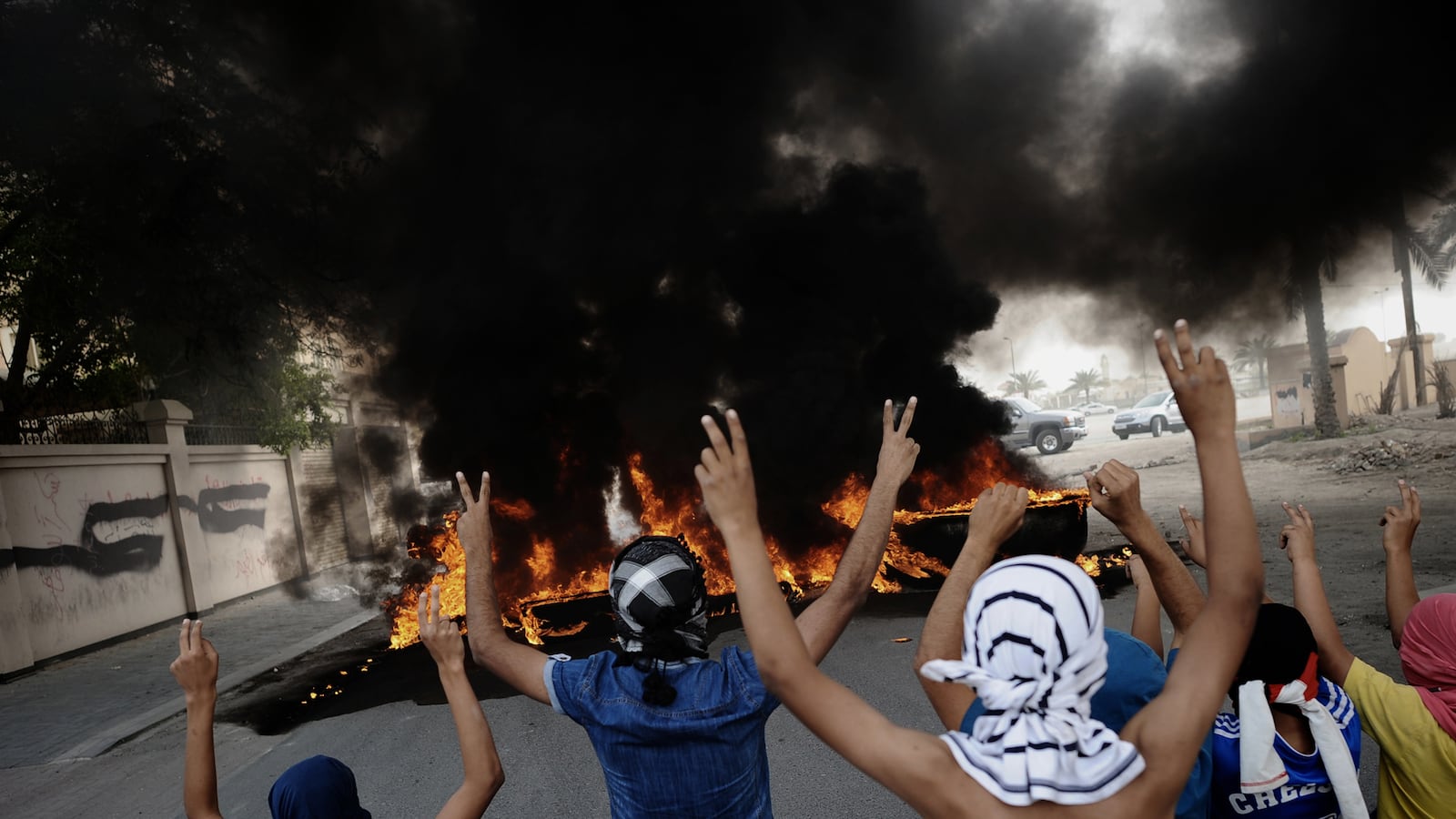 cheats/2012/04/21/bahrain-protester-killed/bahrain-grand-prix-protests-cheat_mtuaw5