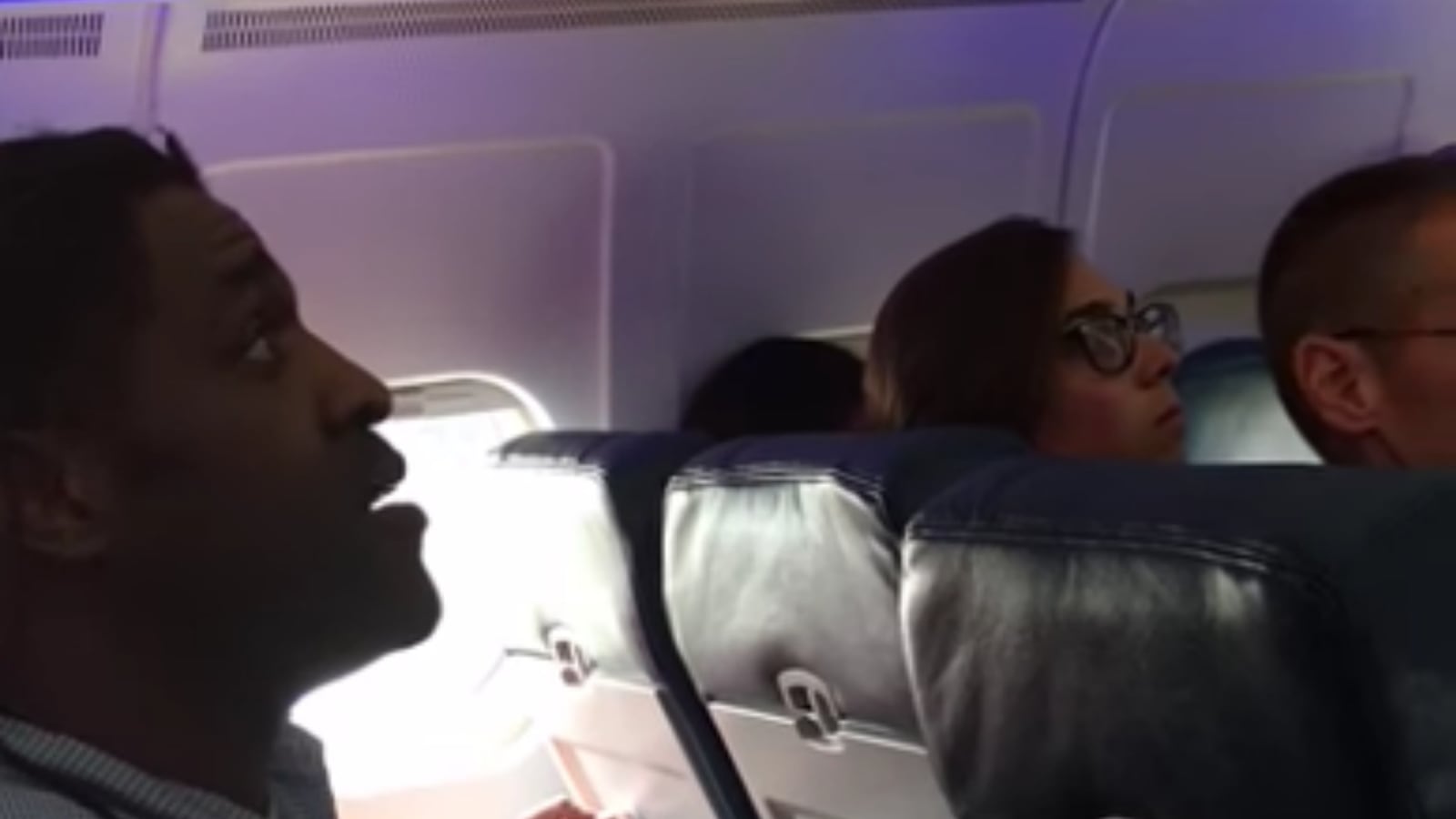 cheats/2017/04/27/delta-removes-passenger-who-used-restroom-before-takeoff/170427-delta-passenger-cheat_yioihk