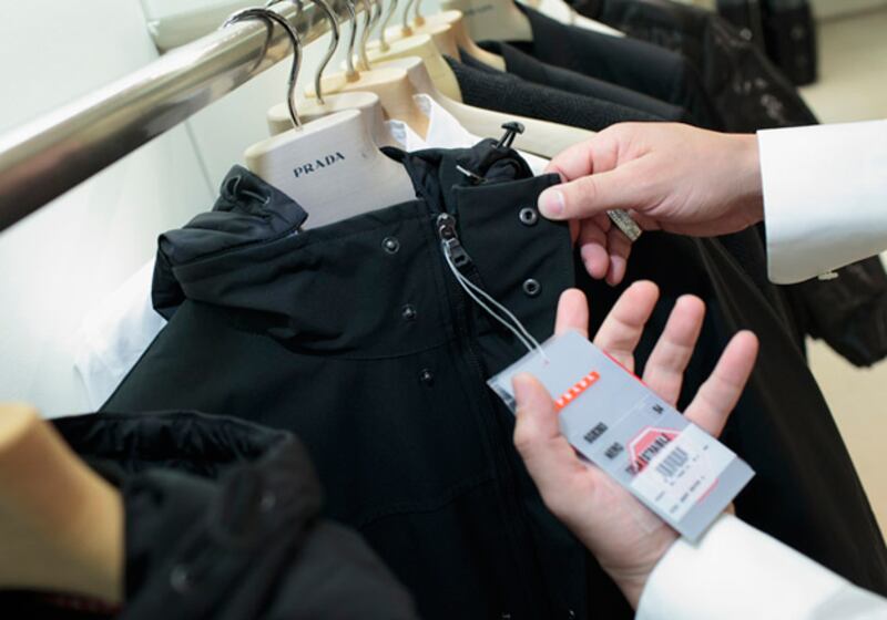 galleries/2009/07/29/shopping-with-constantine-maroulis/shopping-with-constantine-maroulis-6_a4ckje