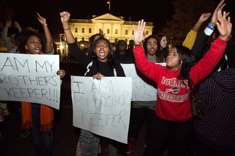 galleries/2014/11/24/fury-at-the-ferguson-decision-photos/141124-ferg-22_jjz2hb