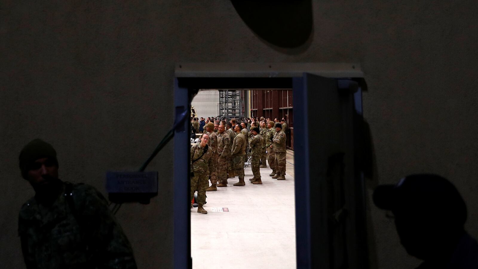 2019-11-28T204150Z_664950162_RC2KKD98C3VL_RTRMADP_3_USA-TRUMP_earucy