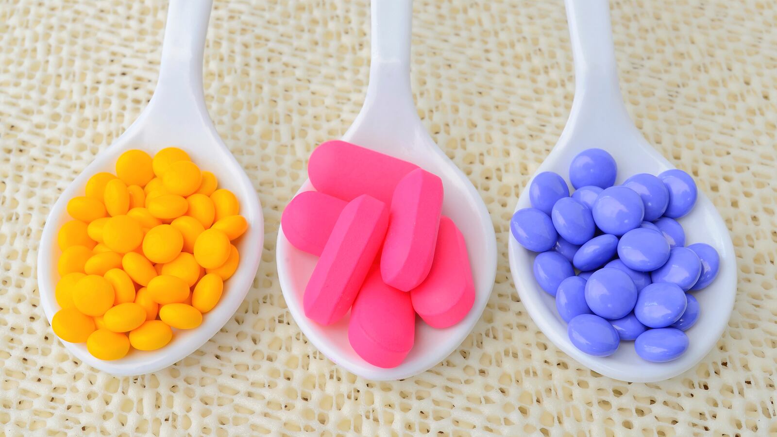 articles/2015/11/03/how-drug-companies-game-the-placebo-effect/151102-gelman-stats-placebo-tease_yz2twf