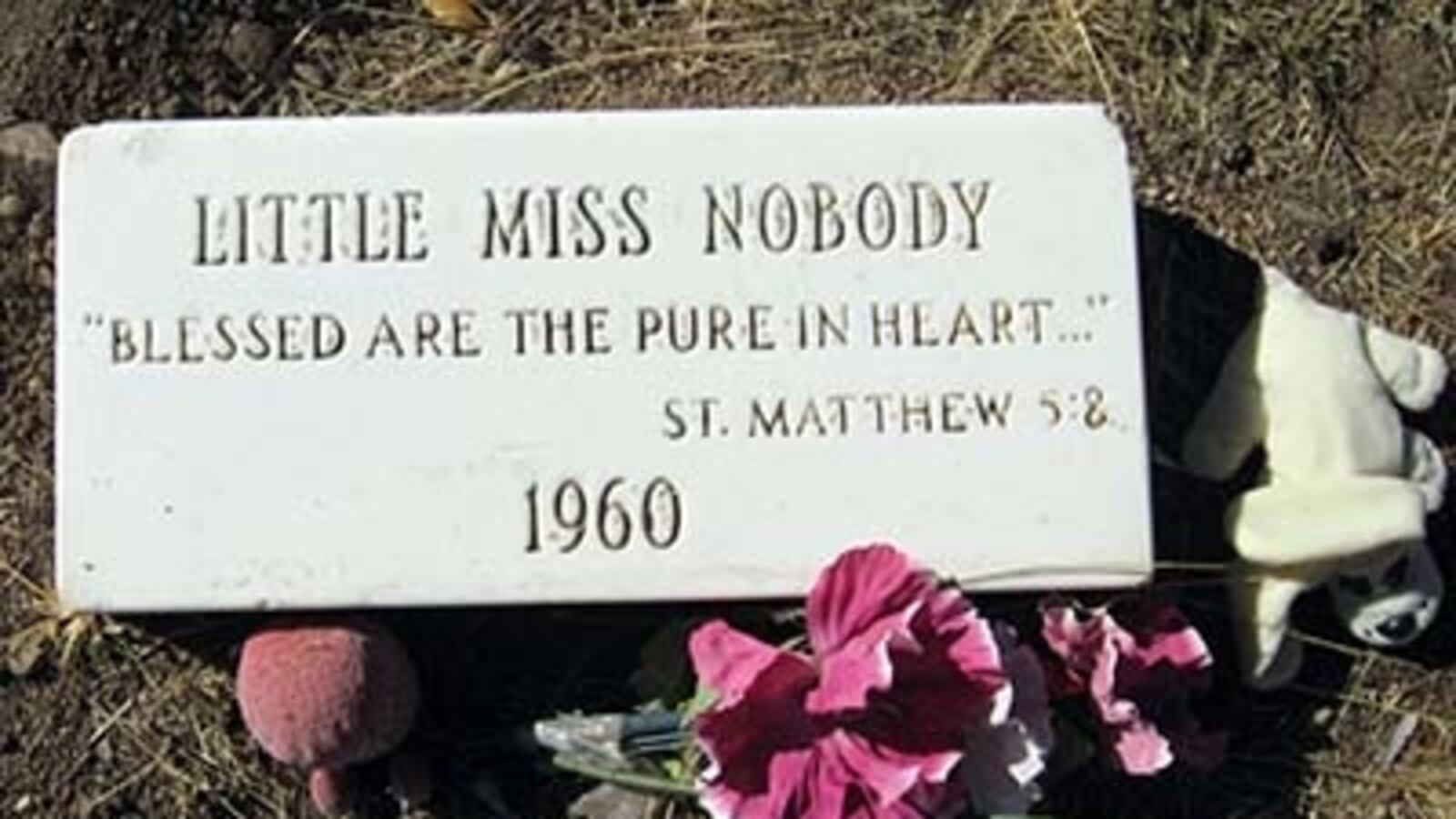 grave-little-miss-nobody_p9fr6o