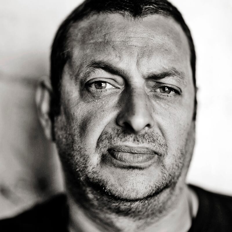 galleries/2012/07/29/london-s-east-enders-olympic-outsiders-photos/eastenders-reflect-on-the-london-olympics-photos-by-charles-ommanney-09_l7p1eo