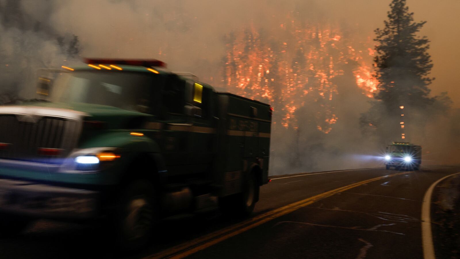 2022-07-31T011046Z_864650302_RC2NMV97MZFW_RTRMADP_3_CALIFORNIA-WILDFIRES_oft0or