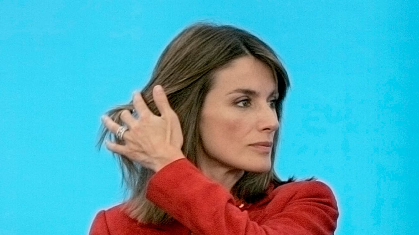 articles/2016/03/19/texting-scandal-rocks-spain-s-king-and-queen/160319-sykes-spanish-queen-tease-2_kmipdc