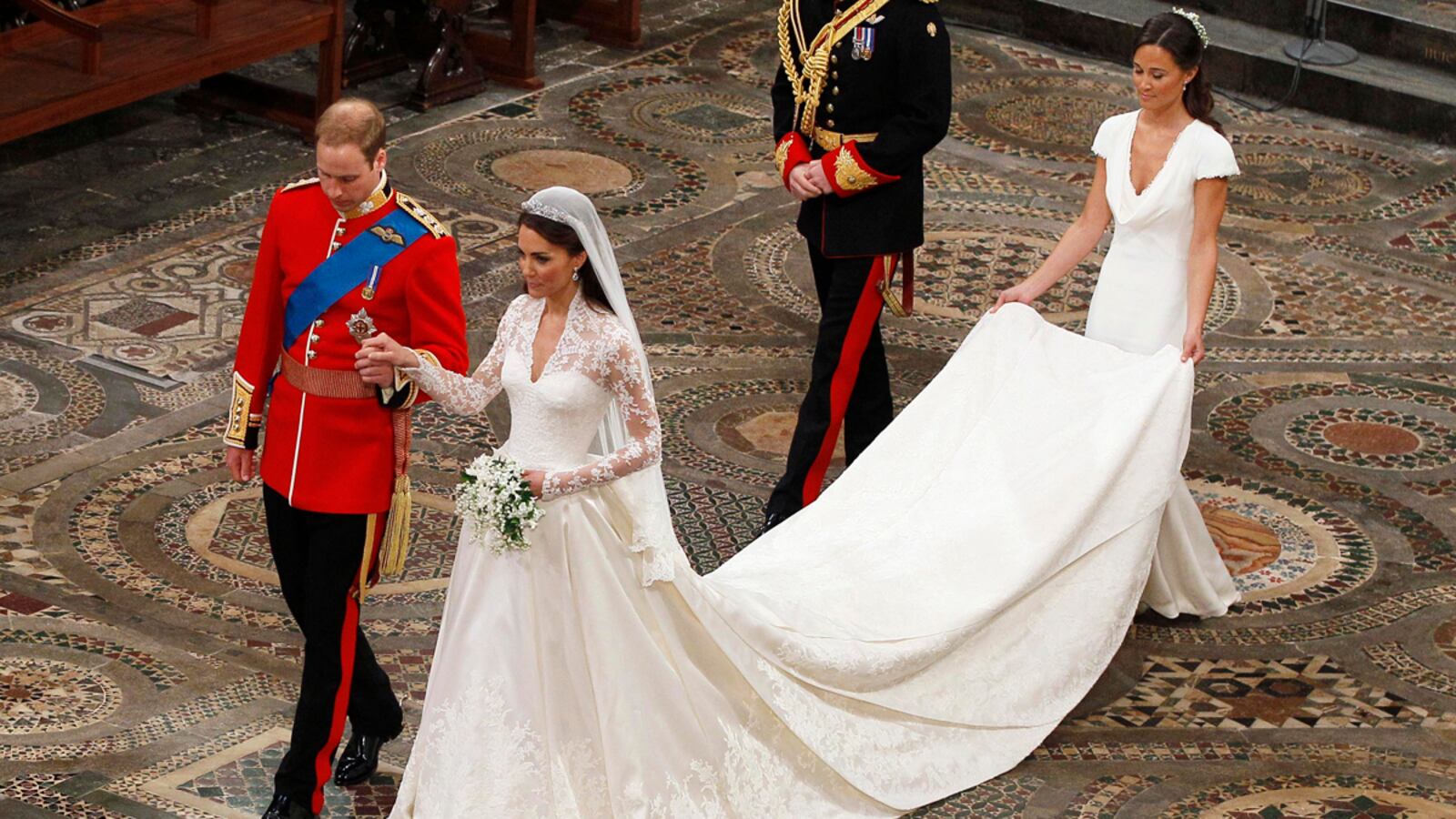 cheats/2011/12/15/royal-wedding-tops-u-k-searches/secrets-middleton-wedding-dress-vogue-yarrow_w49f12