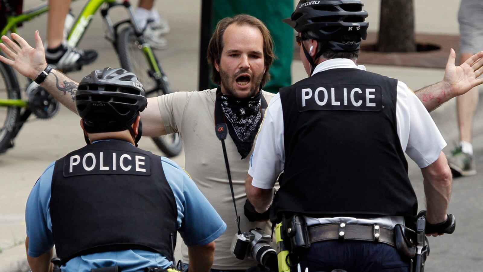 cheats/2012/05/20/nato-protests-erupt-in-chicago/chicago-protest-cs_u1o0cm