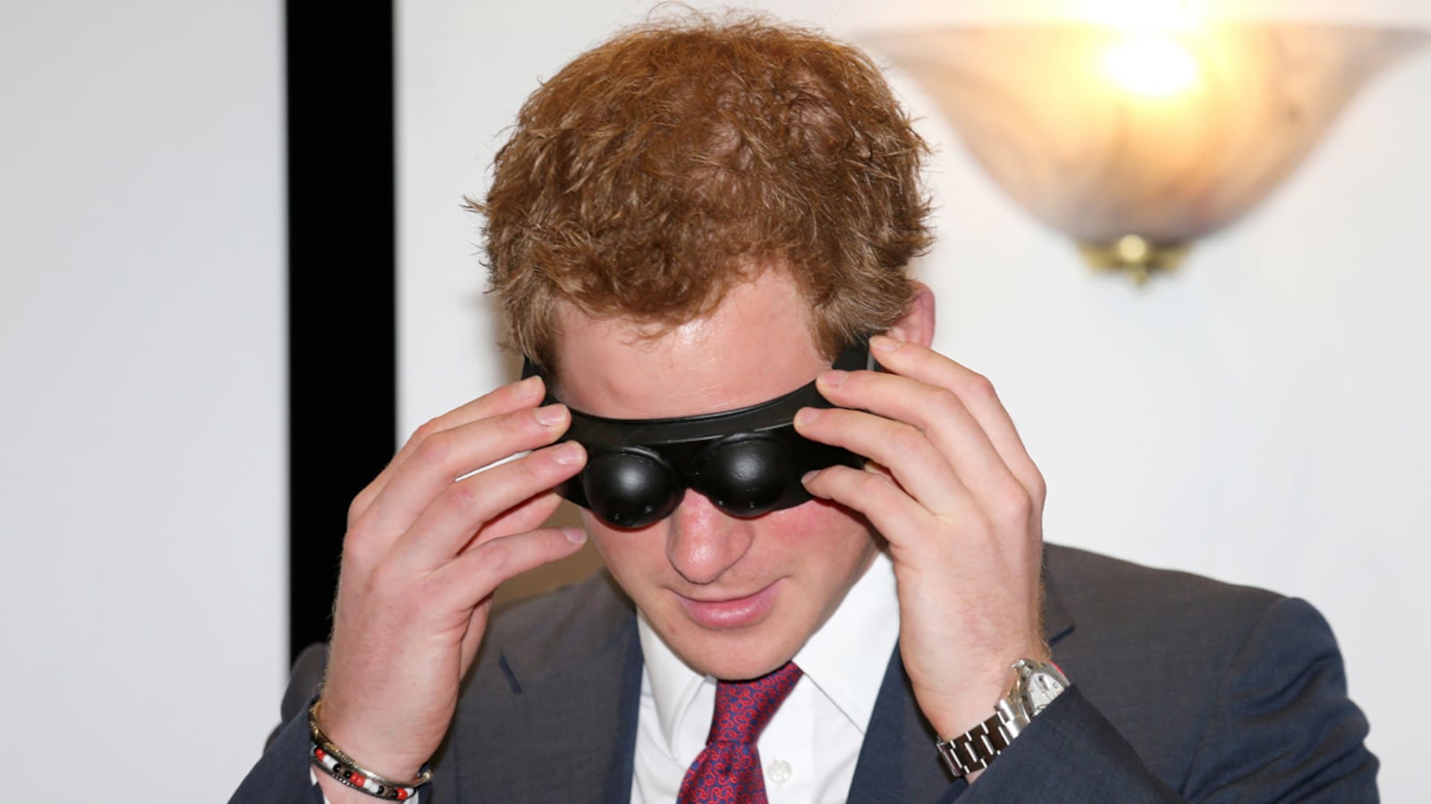 articles/2013/04/25/practice-makes-perfect-uncle-harry-changes-a-baby-s-diaper/harry-brain2_kn1kr4