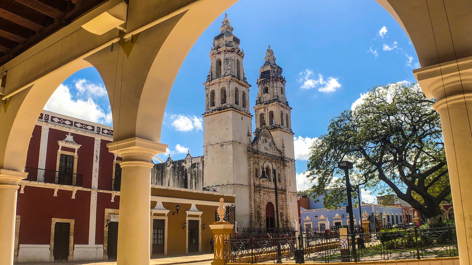 210322-mexico-downtown-campeche-embed2_msgqel