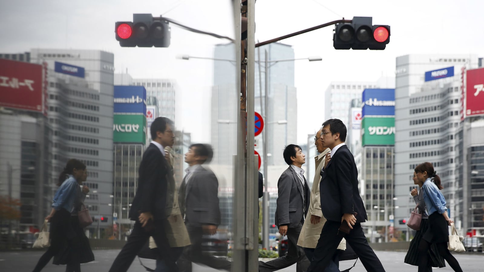 cheats/2016/02/15/japan-economy-shrinks-more-than-expected/160215-japan-economy-shrinks-cheat_q2b5nf