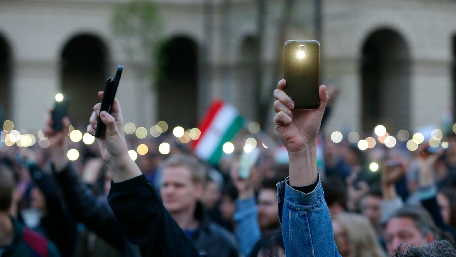 cheats/2017/04/10/thousands-of-hungarians-rally-to-save-soros-university/170409-hungary-protest-university-cheat_bq56do