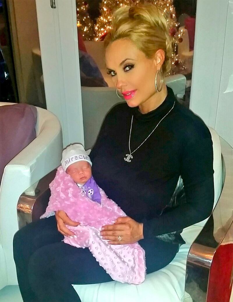 galleries/2016/05/08/happy-mother-s-day-to-these-new-celeb-moms/160506-celeb-moms-09_t63kmv