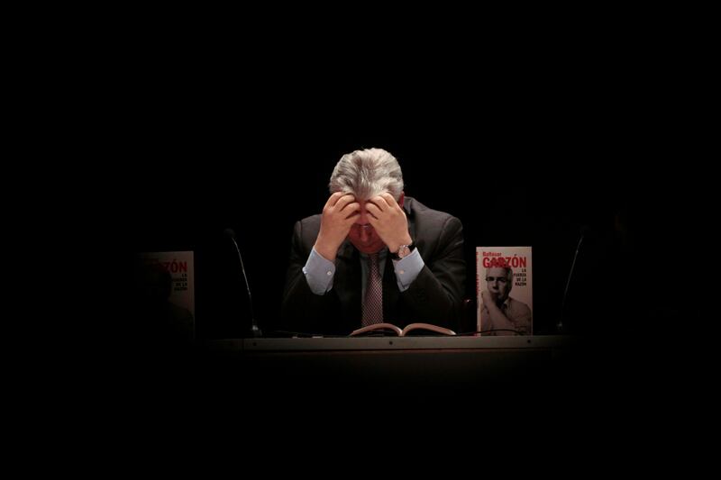 articles/2012/02/09/baltasar-garz-n-spain-s-legal-crusader-silenced/judge-baltasar-garzon-disbarred-illegal-wiretap-elkin_pcuzxa