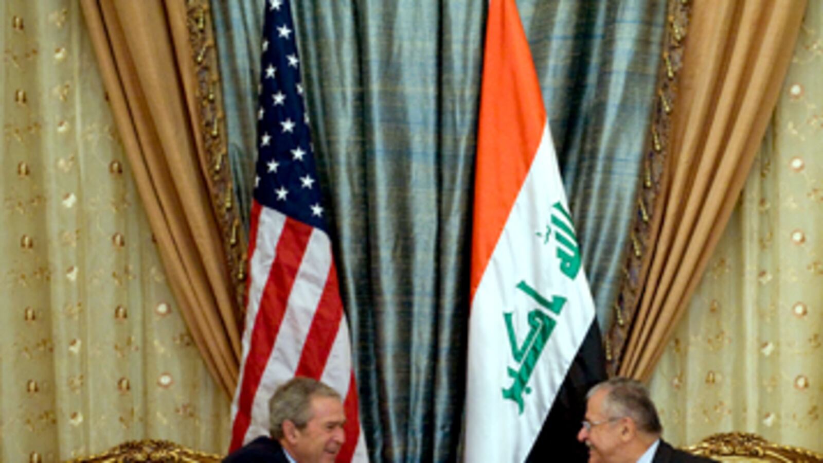 cheats/2008/12/14/bush-lands-in-baghdad/bush-in-baghdad-397_rltxpa