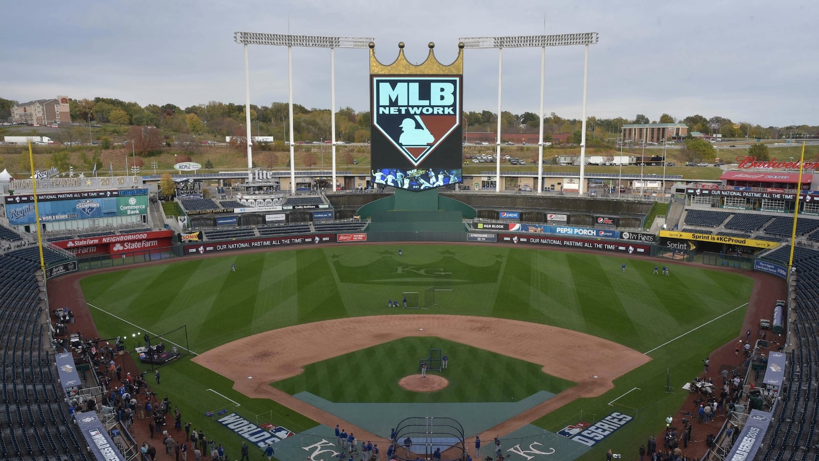 articles/2015/10/27/how-to-watch-the-2015-world-series-live-stream-online/151027-worldseries-cheat_bvnfxl