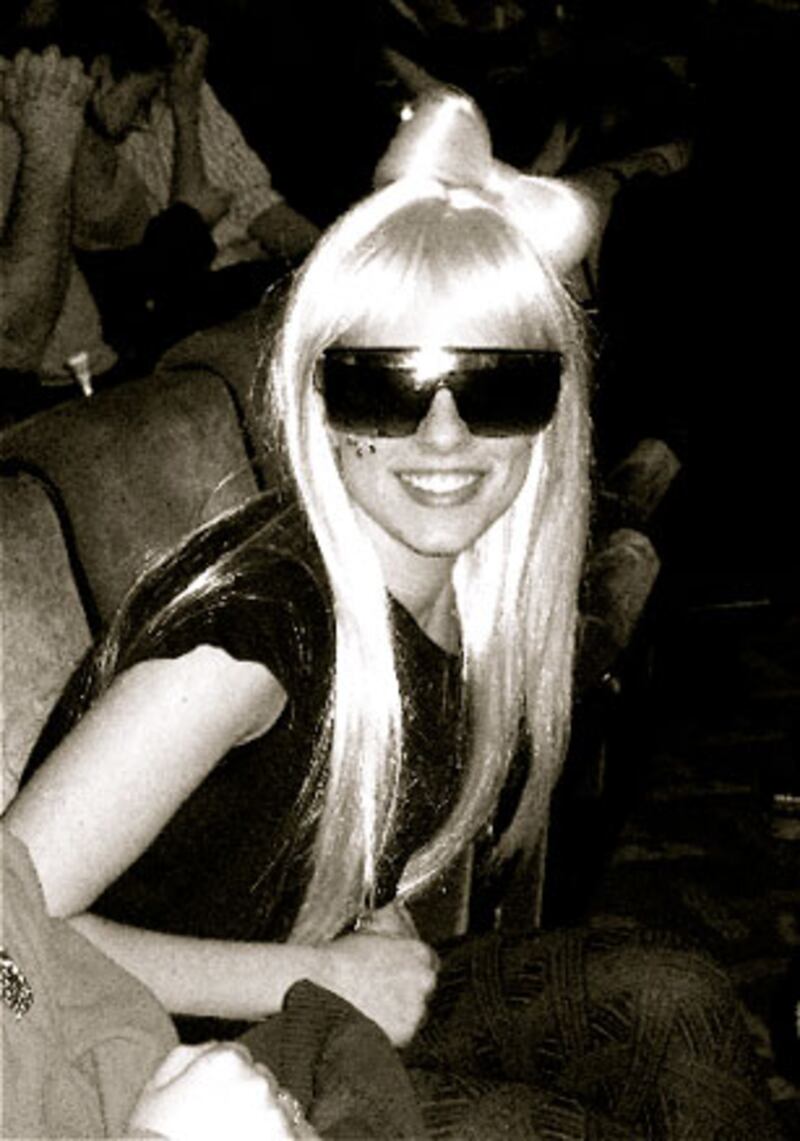galleries/2010/01/21/lady-gaga-fans-at-radio-city/gaga-fans---1_xs1roy