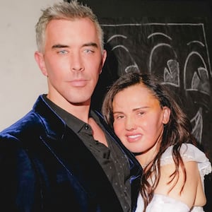 Greg Starr, Marianne Flippo
