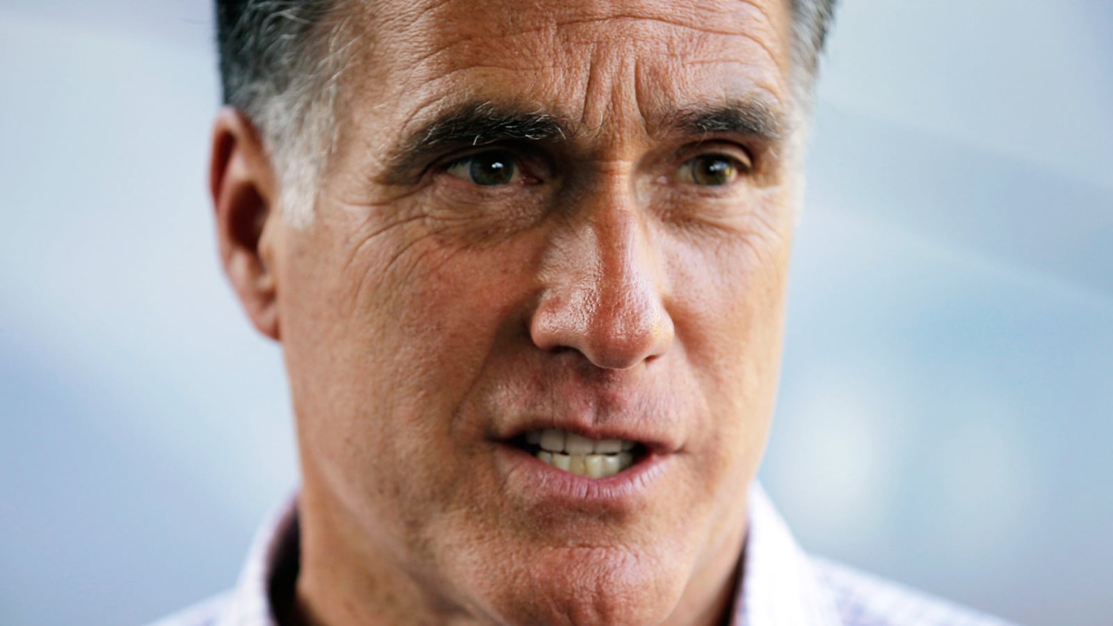 articles/2012/07/31/michael-tomasky-on-wimpy-mitt-romney-s-missing-backbone/mitts-missing-backbone-tomasky_bwavxj