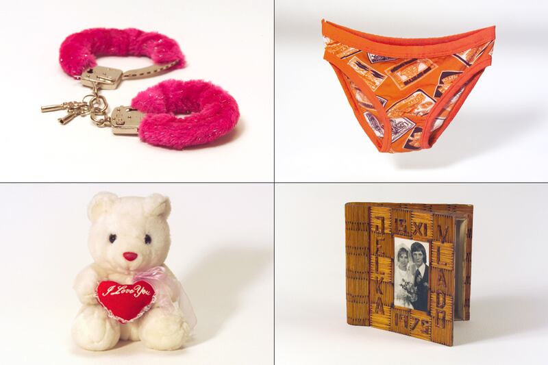 galleries/2011/08/20/the-museum-of-broken-relationships/break-up-museum-tease_rxhrao