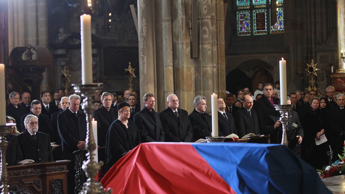 cheats/2011/12/23/vaclav-havel-laid-to-rest/vaclav-havel-funeral-cheat_urbfgm