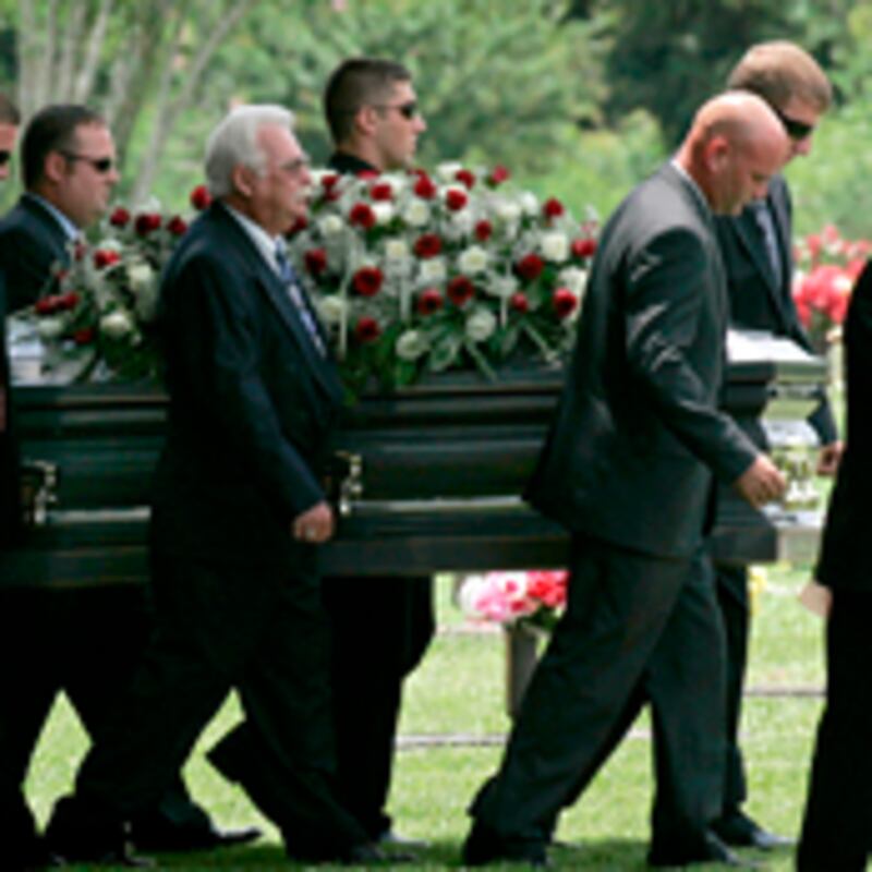 articles/2009/08/10/did-the-mafia-kill-the-parents-of-17/outzen-billings-family-murder-mexico-mafia_42615_k2rir4