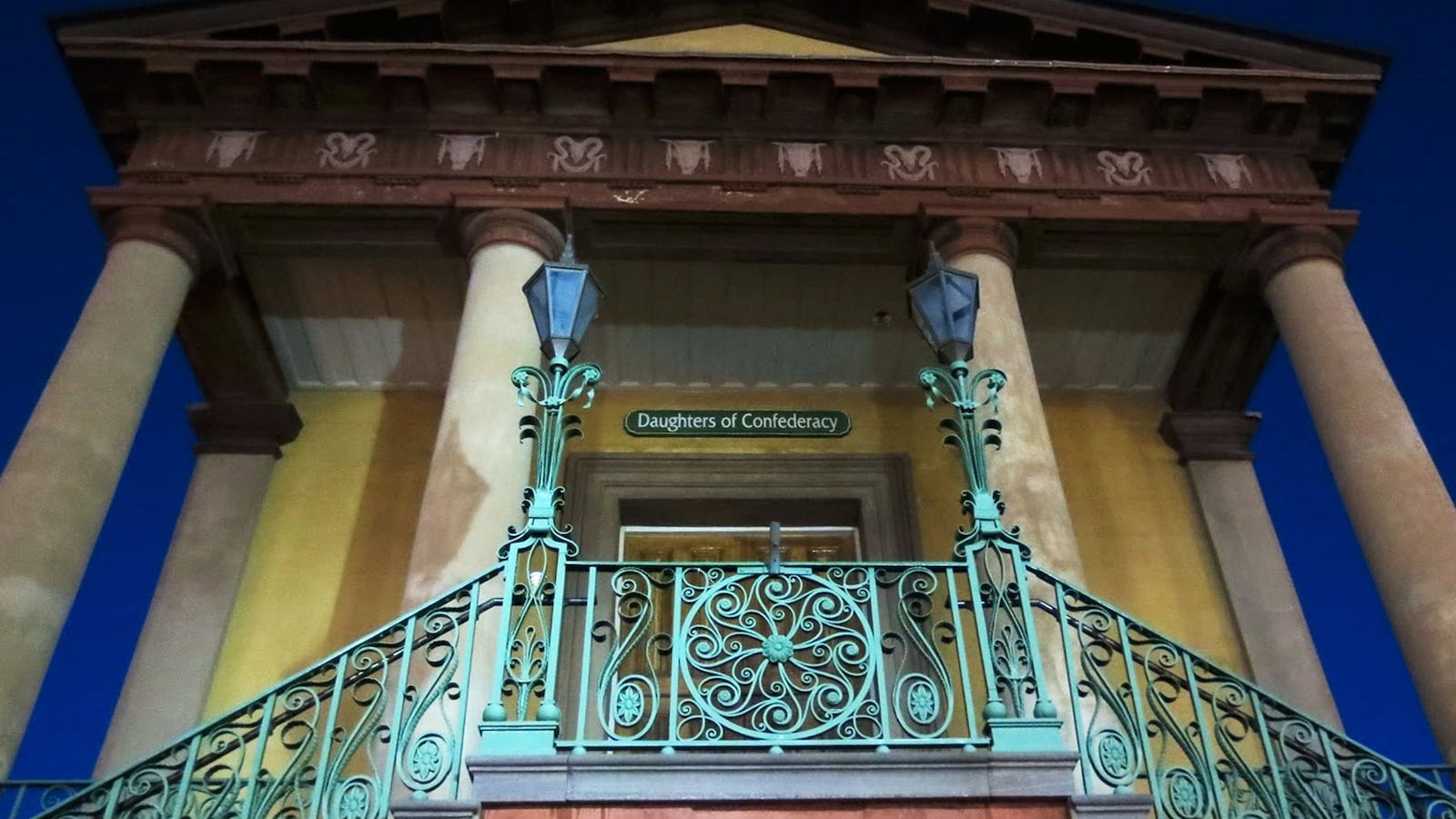 articles/2016/08/19/how-dixie-s-history-got-whitewashed/160819-levin-dixie-history-tease_twaz6a