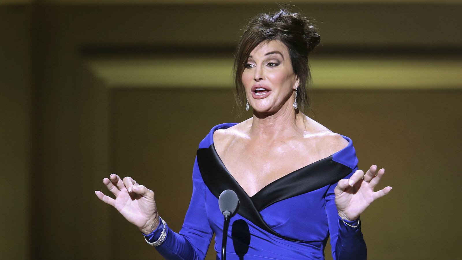 cheats/2015/12/18/caitlyn-jenner-makes-walters-top-list/151218-caitlyn-jenner-fasincating-person-cheat_wsvtzn