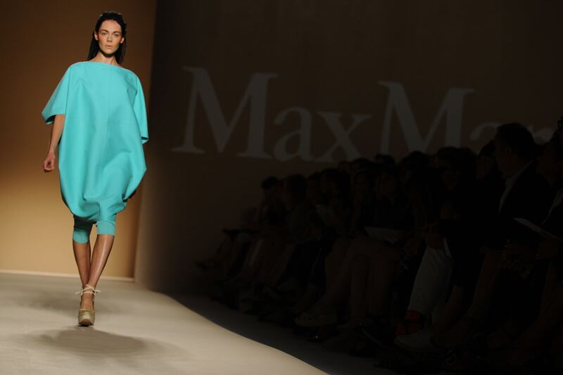 galleries/2011/09/23/milan-fashion-week-photos/milan-fashion-week-max-mara_v1belv