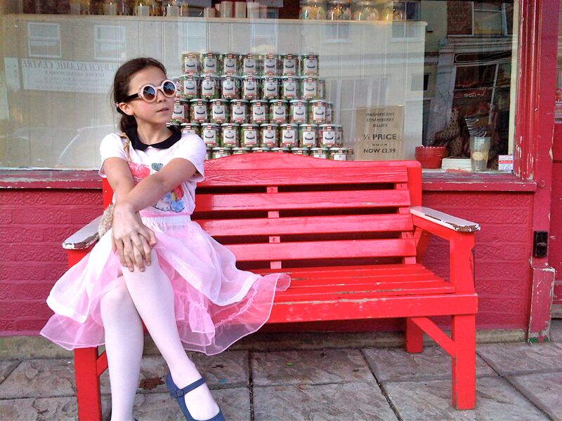 galleries/2012/08/02/ophelia-horton-london-s-12-year-old-fashion-blogger-photos/ophelia-bench_moprlv