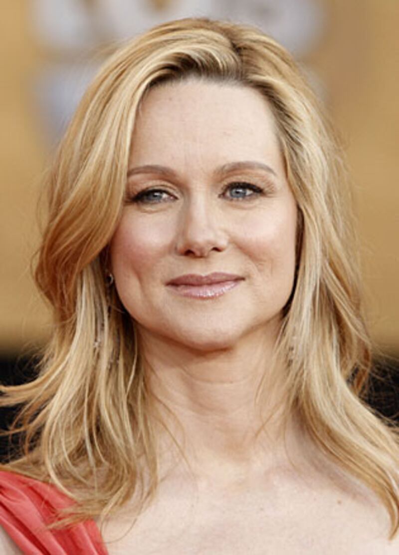 galleries/2010/02/04/the-week-in-culture/wic-25---laura-linney_fsjvki