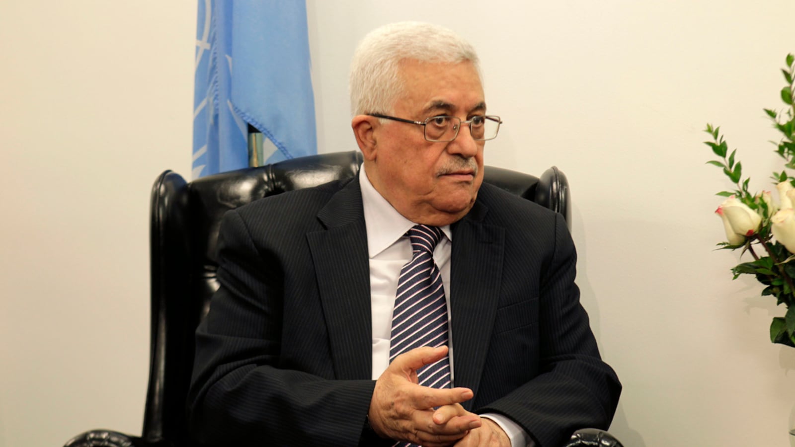cheats/2011/09/20/obama-to-meet-palestinian-president-abbas/abbas-general-assembly-cheat_swbx9g
