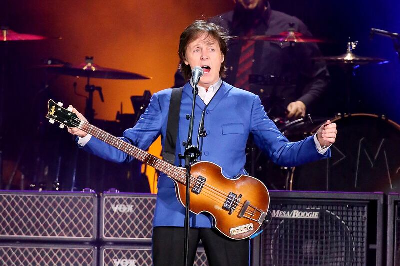 galleries/2013/04/23/oprah-more-stars-who-do-transcendental-meditation-photos/1304212-paul-mccartney_rkgvab