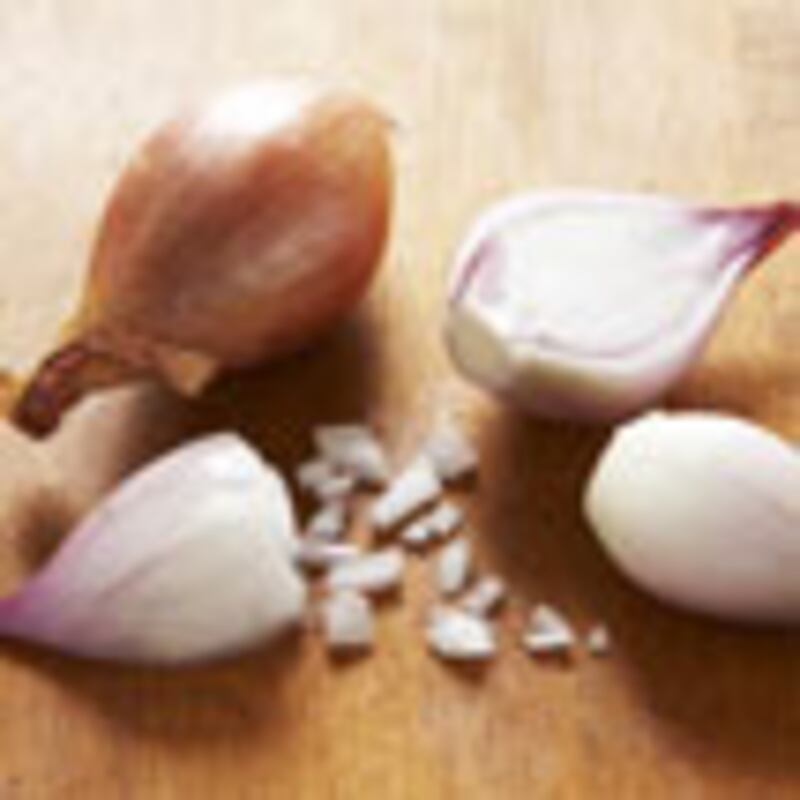 articles/2010/08/06/mario-batali-and-nigella-lawson-recipes-that-use-wine/wte-celeb-chefs---vinaigrette_uxy28f