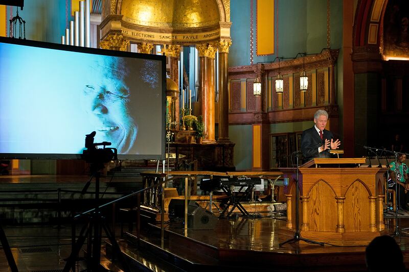 articles/2014/02/18/bill-clinton-nelson-mandela-was-the-only-free-man-i-ever-knew/140218-mandela-tribute-strochlic-tease_afbmqh