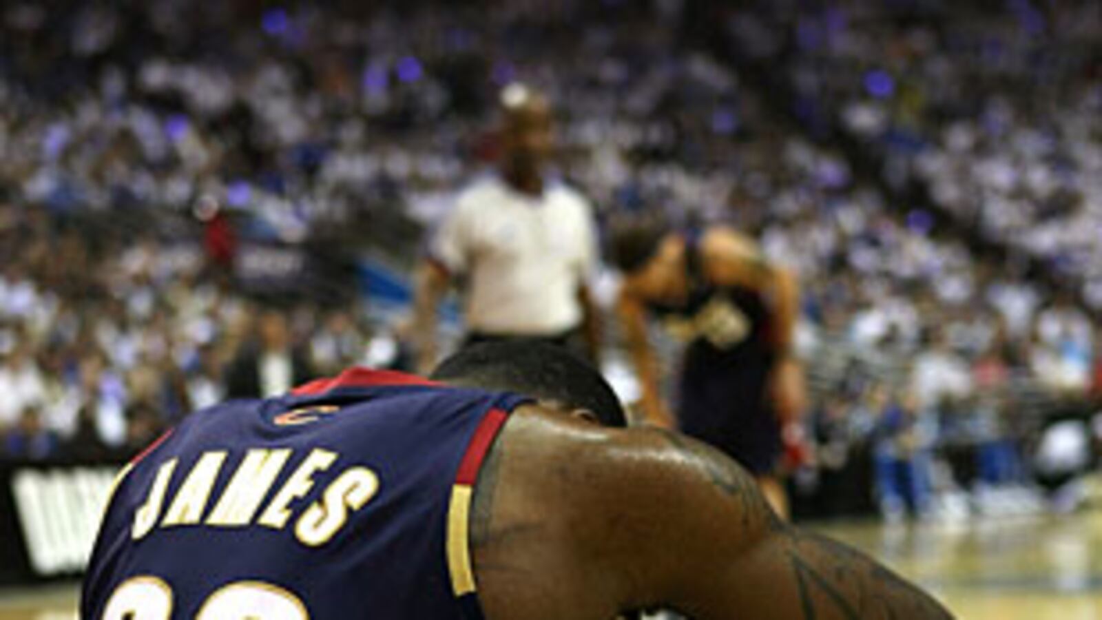 cheats/2009/05/31/lebronrsquos-title-dream-ends/lebron-title-dream-ends_qnom5l