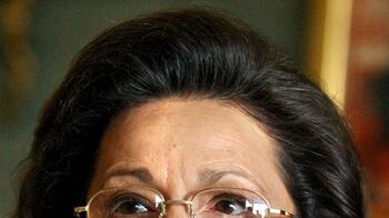 cheats/2011/05/17/mubarak-wife-turns-over-4m/suzanne-mubarak_vc5lbw