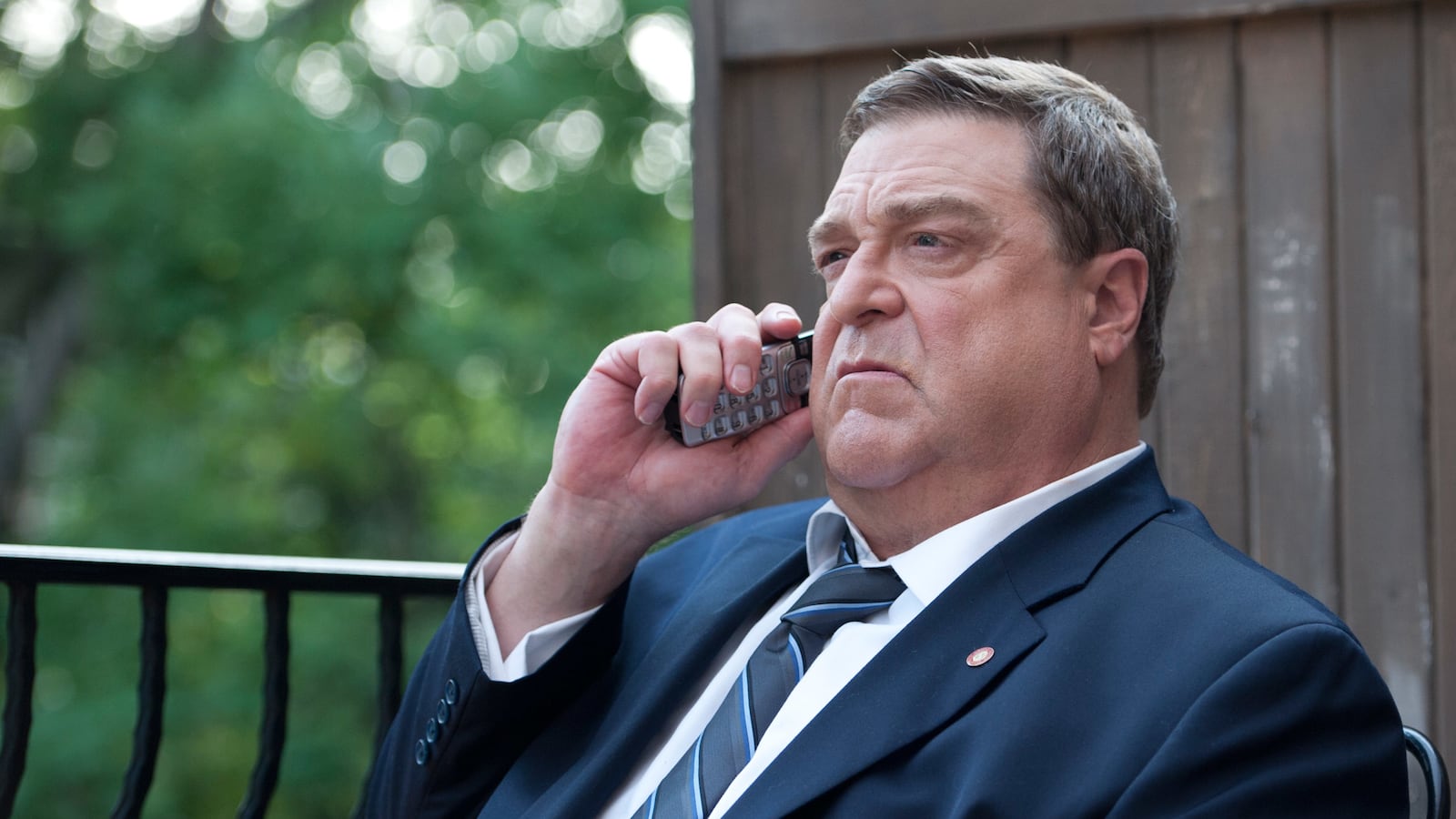 articles/2014/10/24/inside-the-political-fun-house-how-alpha-house-became-amazon-s-first-big-hit/141023-fallon-alpha-house-tease_rlor42