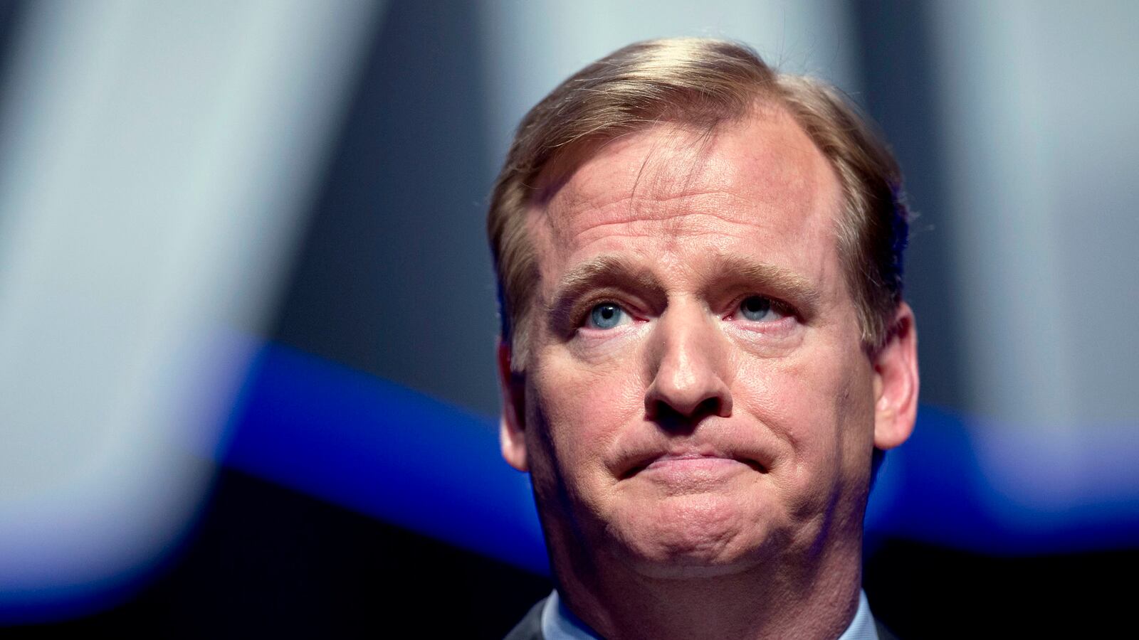 cheats/2014/09/10/cop-nfl-received-rice-video-months-ago/140910-roger-goodell-cheat_mh1mx4