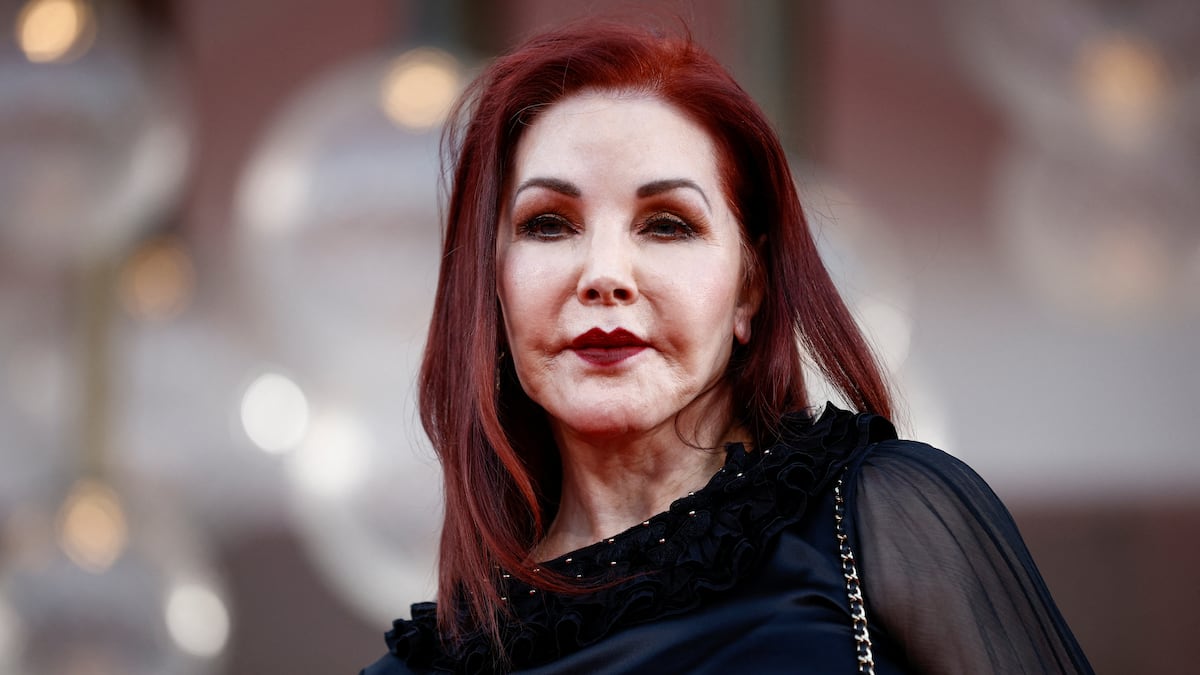 Priscilla Presley om familjens sorg: "Det har separerat oss"