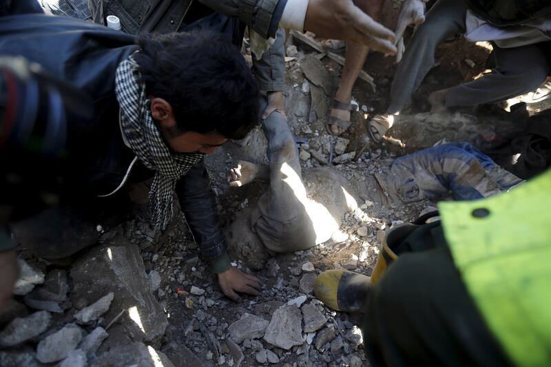 galleries/2015/03/26/rubble-and-grief-on-the-ground-in-yemen/150326-yemen-airstikes3_s9ywbp