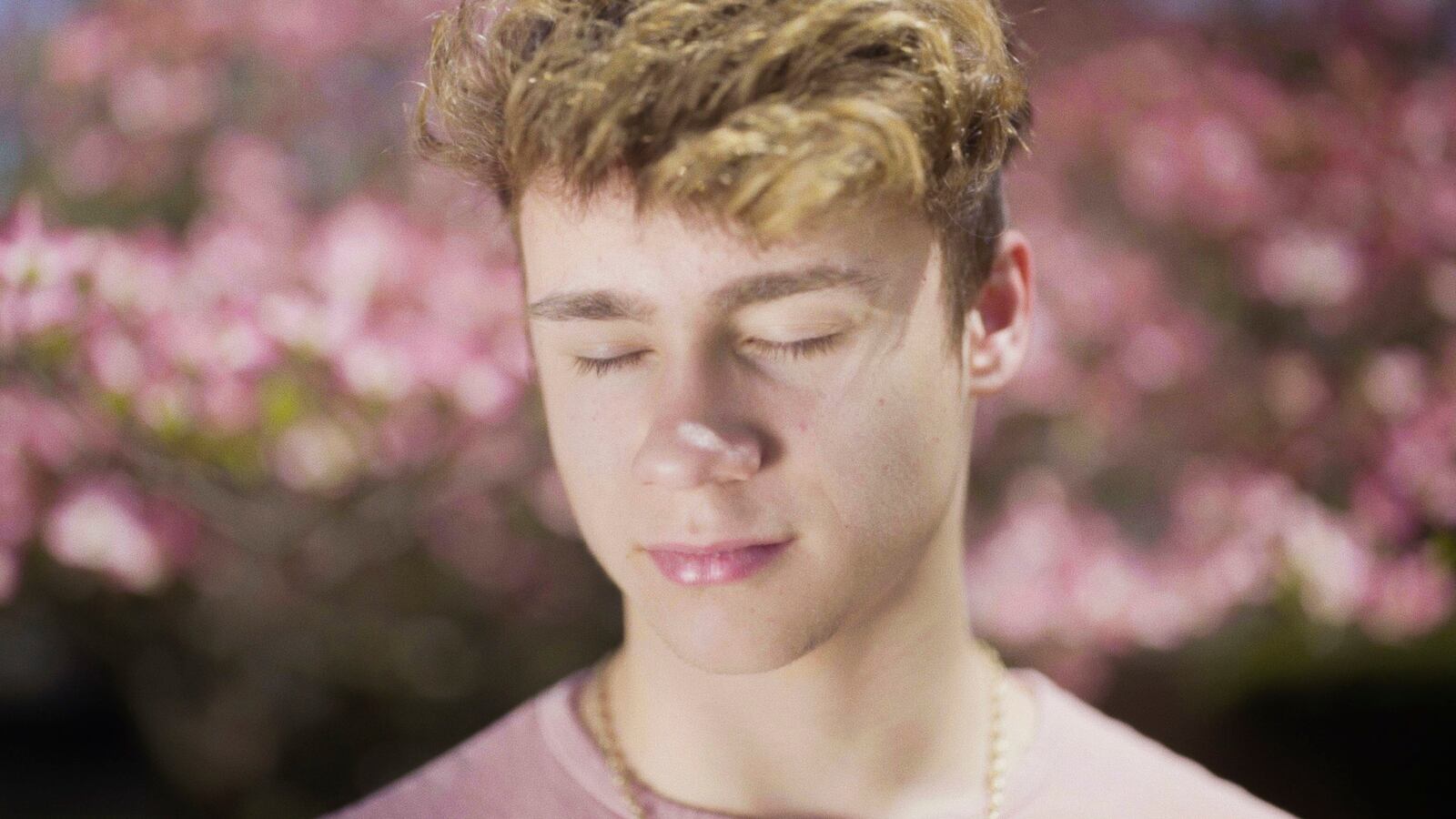 190819-jawline-tease2_uy49ud